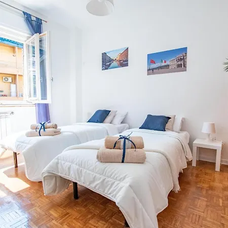 Ferienwohnung Free Parking -6 Posti Letto E Terrazzo Vista Mare Triest Exterior foto